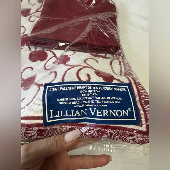 Lillian Vernon | Red White Heart Themed Placemats And Napkins - Picture 2 of 4